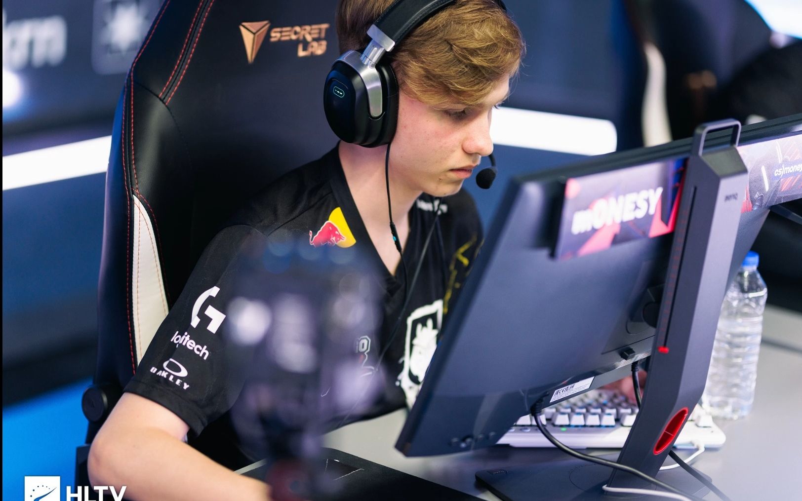 他个人的成 他个人的成