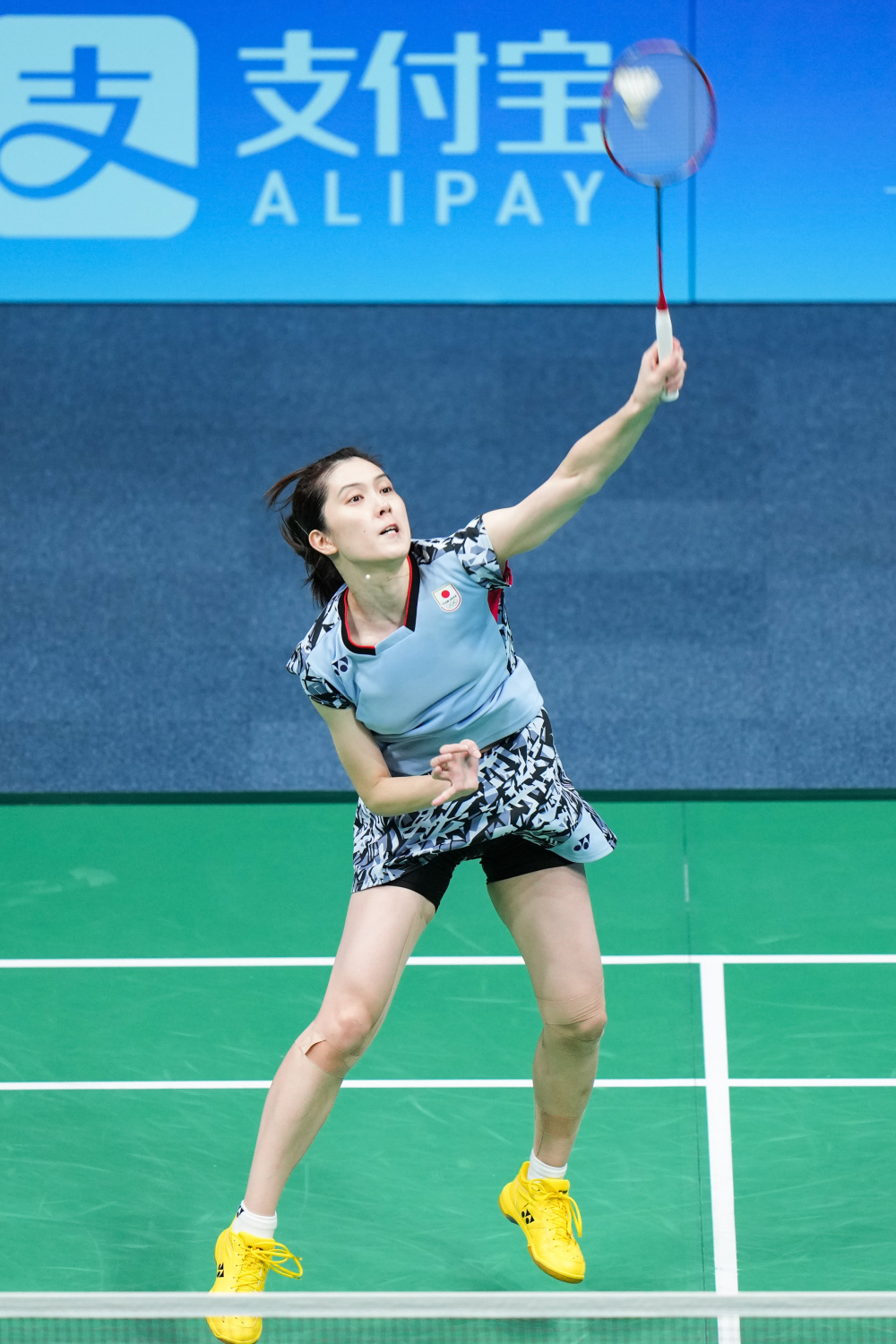 够聚集多名 够聚集多名